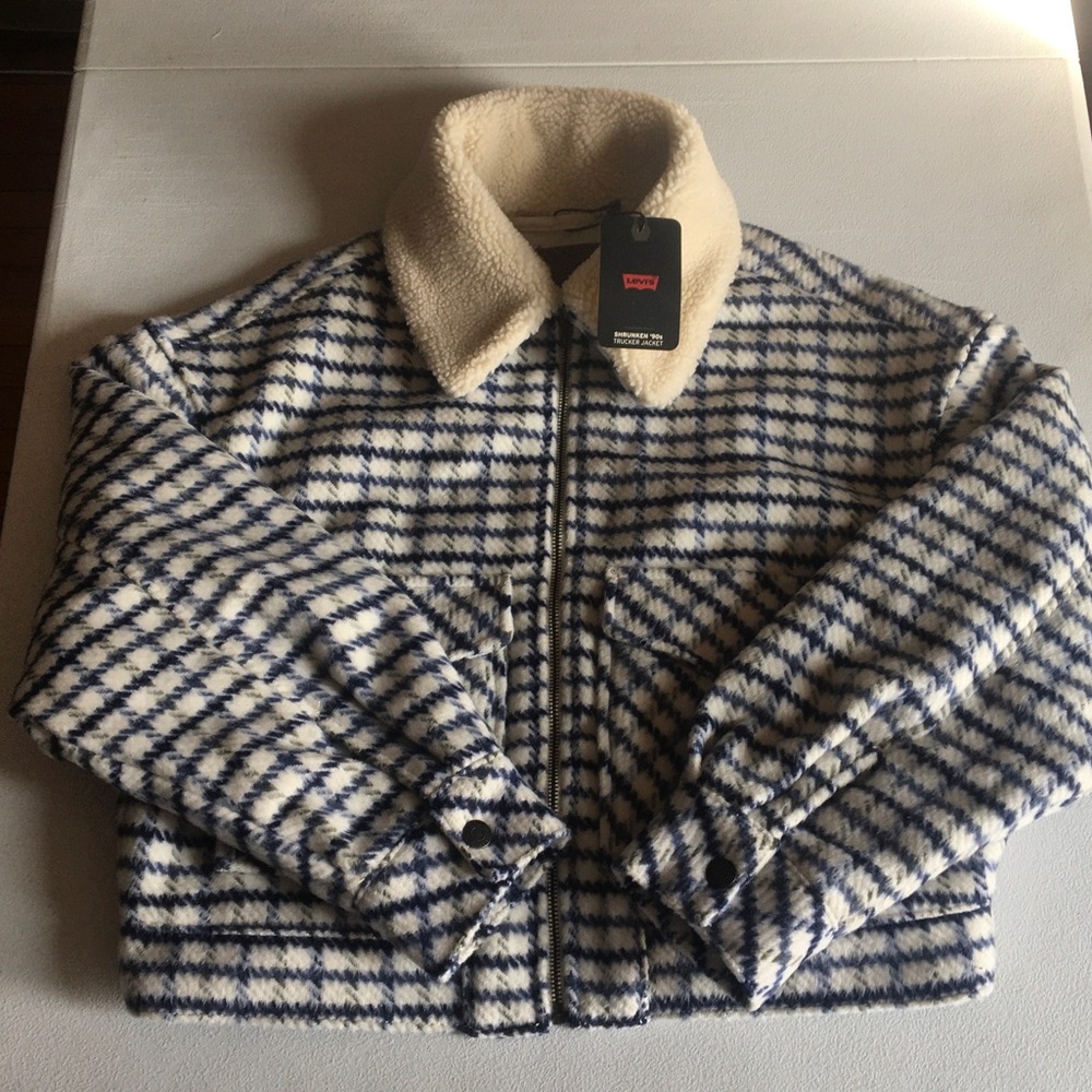 Levi's shrunken trucker jacket size M Cream & Navy Plaid Sherpa Jacket